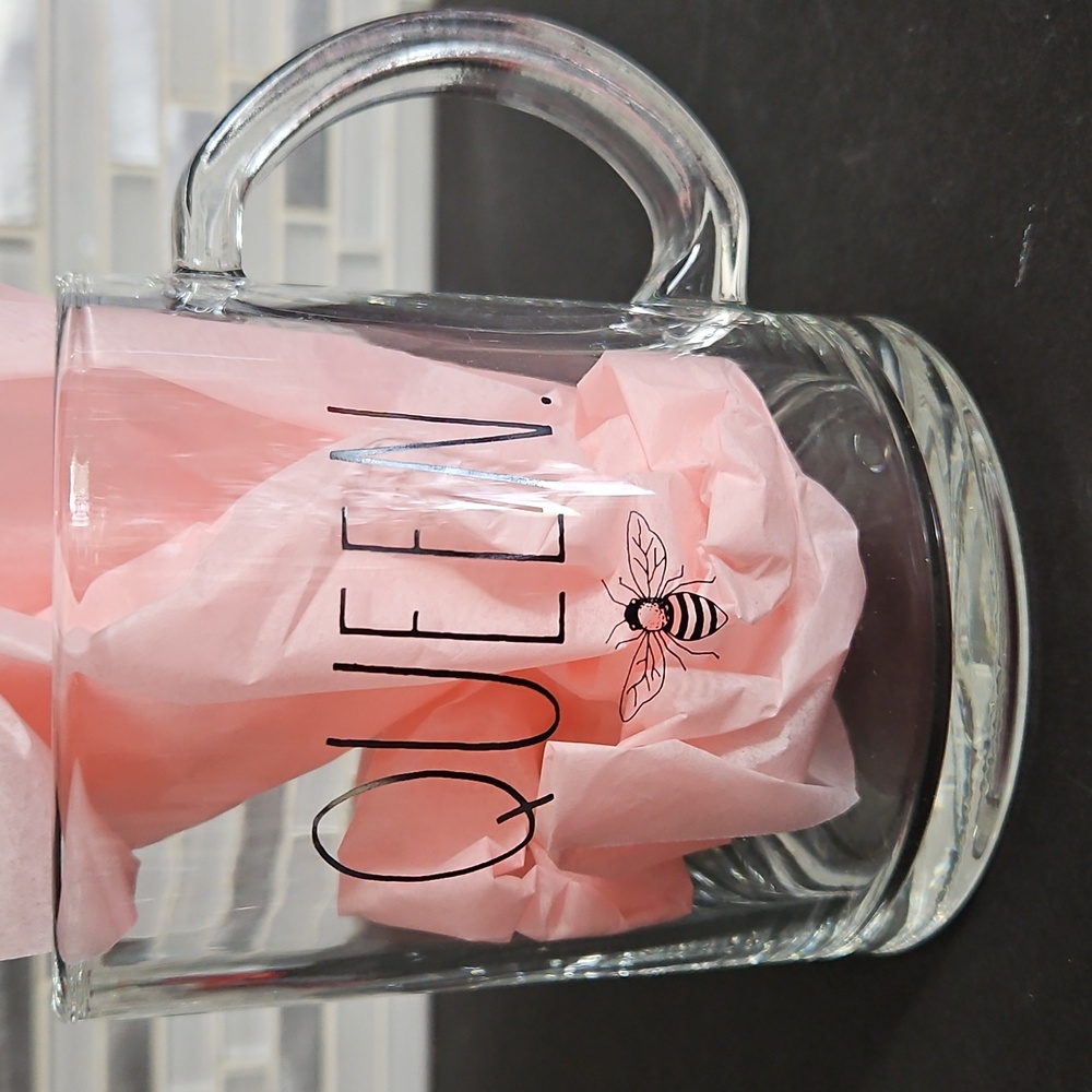 NWOT Queen Bee Glass Mug